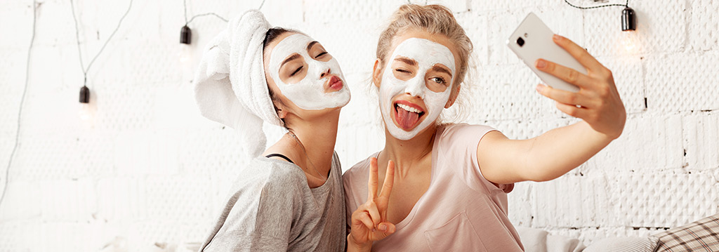Skincare routine quotidiana per la bellezza del viso